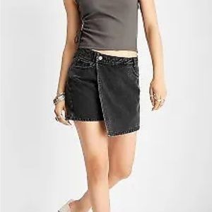 Future collective Alani Noelle black denim skort size 2 nwt